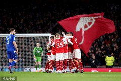 英超最新积分榜：利物浦4连胜3分领跑，曼城主场3球击垮曼联！